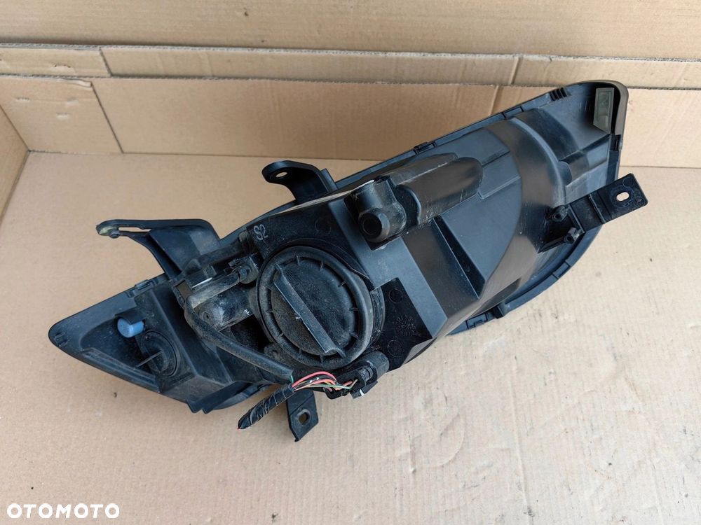 Lampa przednia LEWY PRZÓD LEWA MITSUBISHI COLT VI z30 LIFT 030124930100 - 2