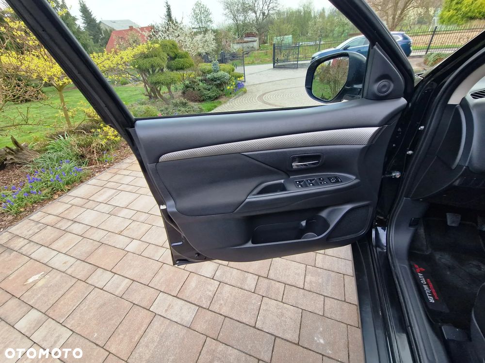 Mitsubishi Outlander 2.0 2WD Invite - 12