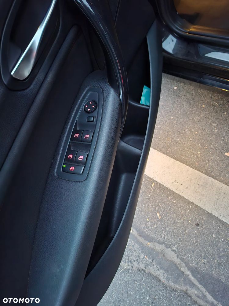 BMW Seria 1 118i Sport Line - 12