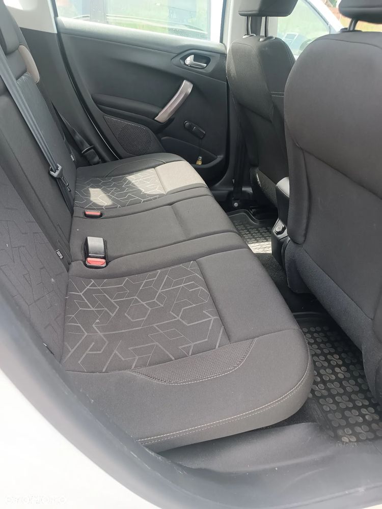 Peugeot 2008 - 29