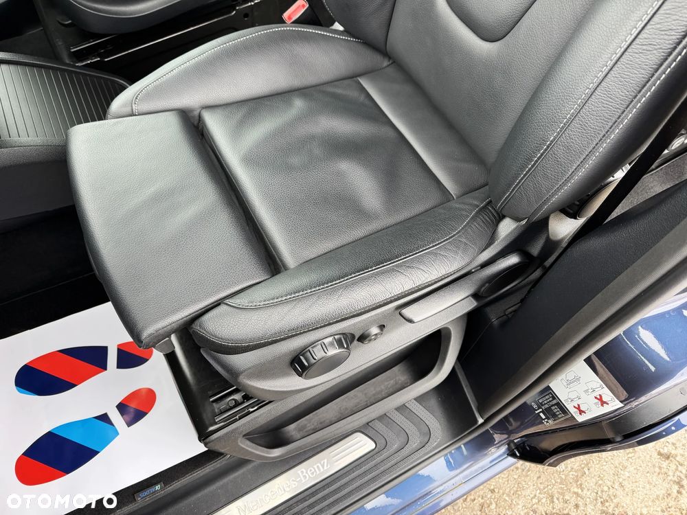 Mercedes-Benz Klasa V 300 d extralang 4Matic 9G-TRONIC Avantgarde Edition Edition 2023 - 34