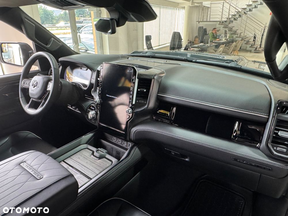 Dodge RAM 5.7 4x4 - 15
