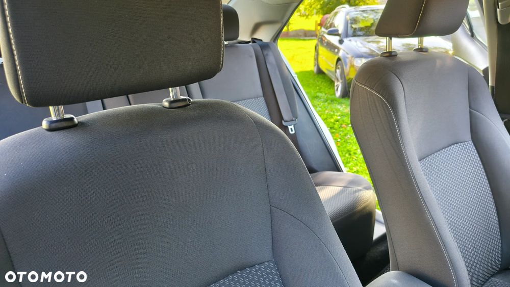 Toyota Corolla 1.4 D-4D Comfort - 23