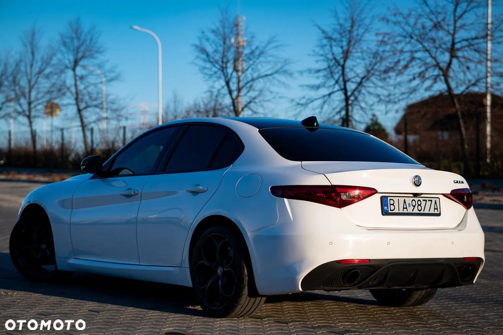 Alfa Romeo Giulia 2.0 Turbo 16V AT8 Veloce - 5