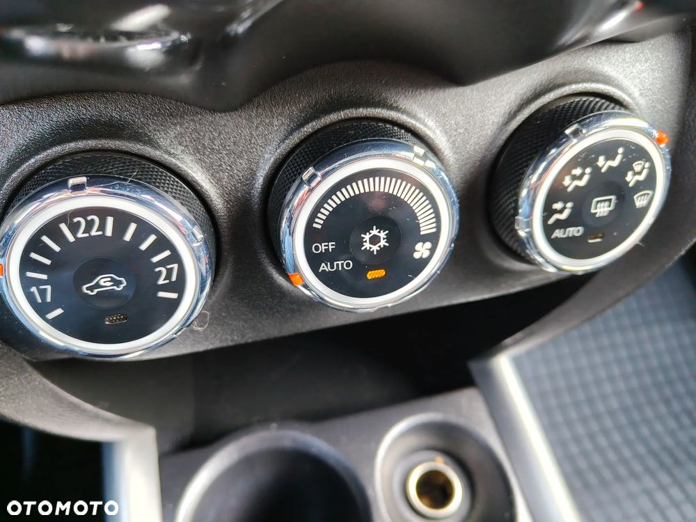 Mitsubishi ASX 1.6 Intense - 22