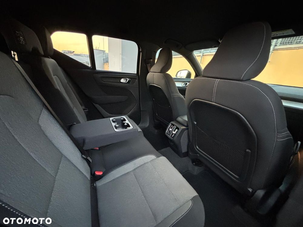 Volvo XC 40 B3 Plus Dark - 15