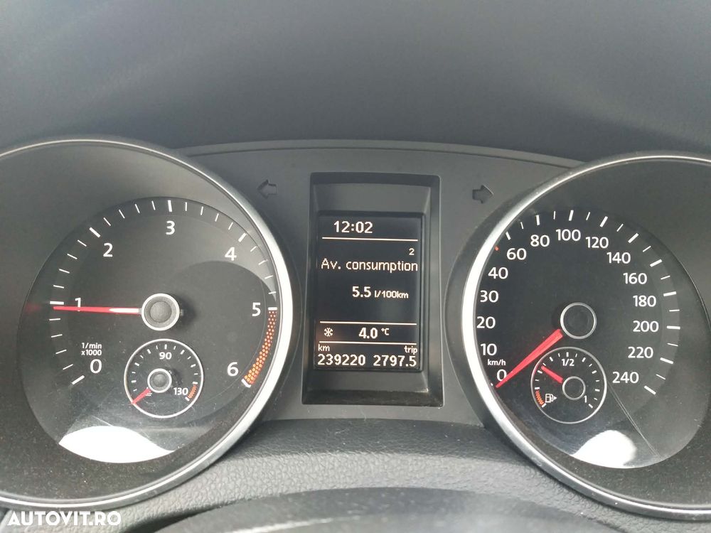 Volkswagen Golf 2.0 TDI Highline - 8