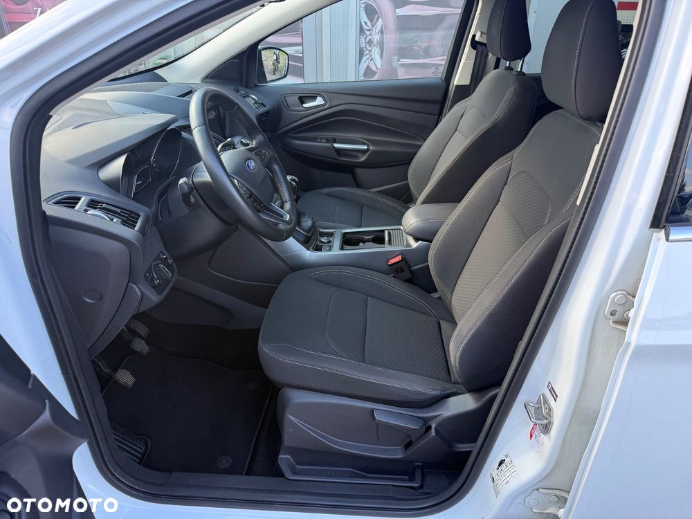 Ford Kuga - 33