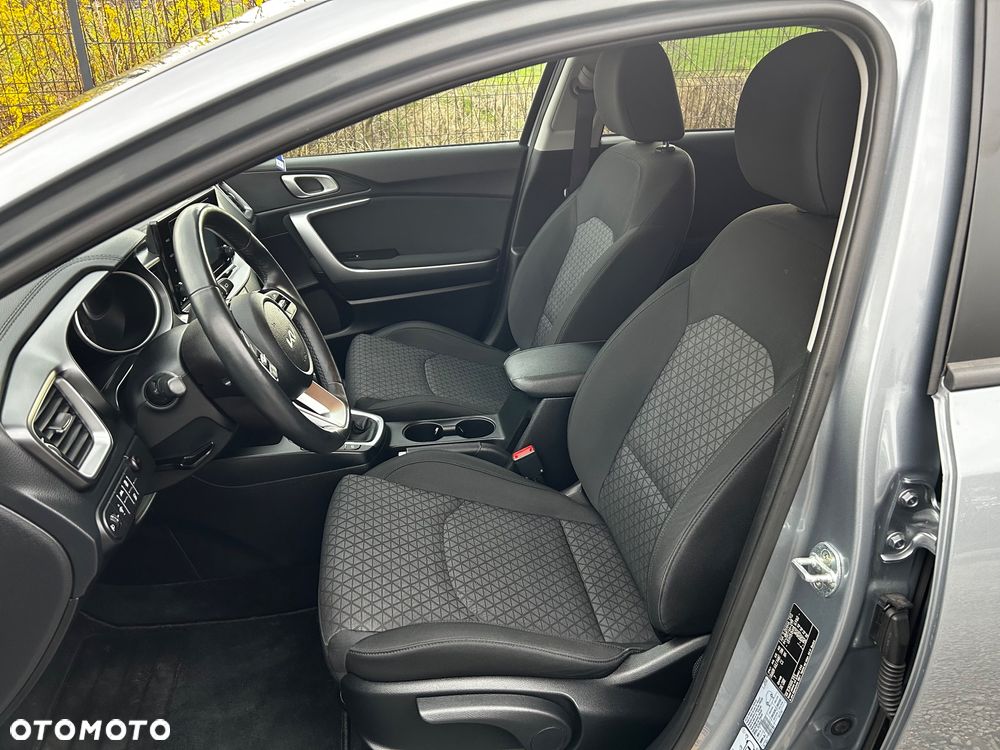 Kia Ceed 1.5 T-GDI OPF Vision - 33