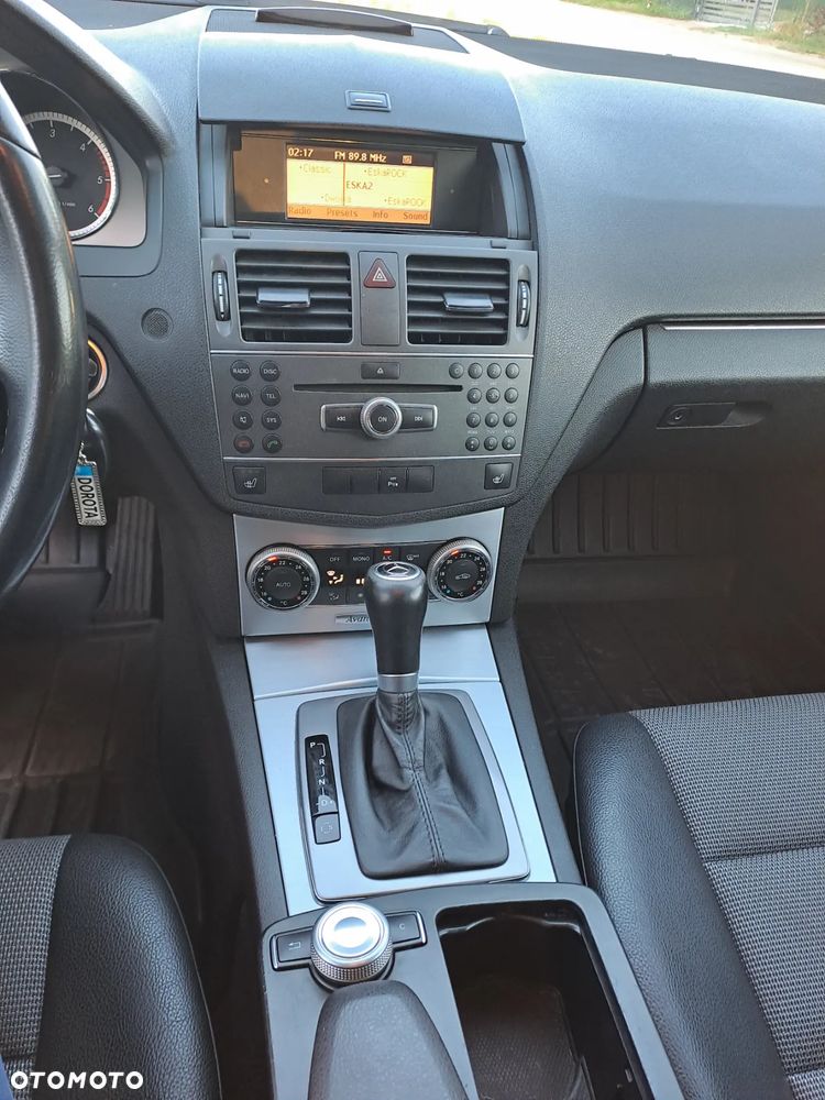 Mercedes-Benz Klasa C 220 T CDI DPF Automatik BlueEFFICIENCY Avantgarde - 13