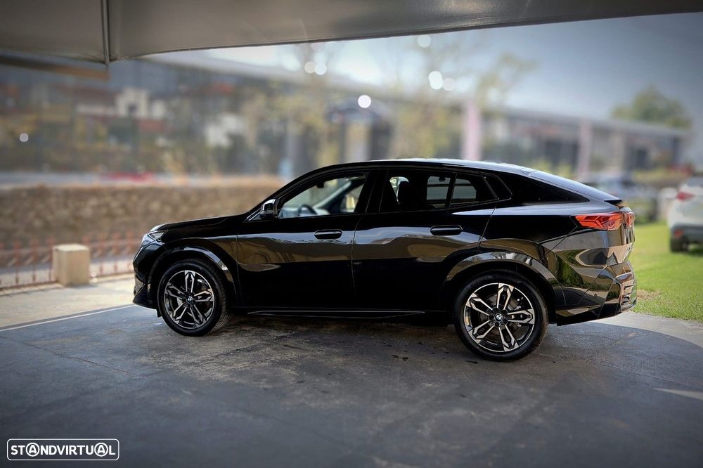 BMW iX2 eDrive20 Pack Desportivo M - 8