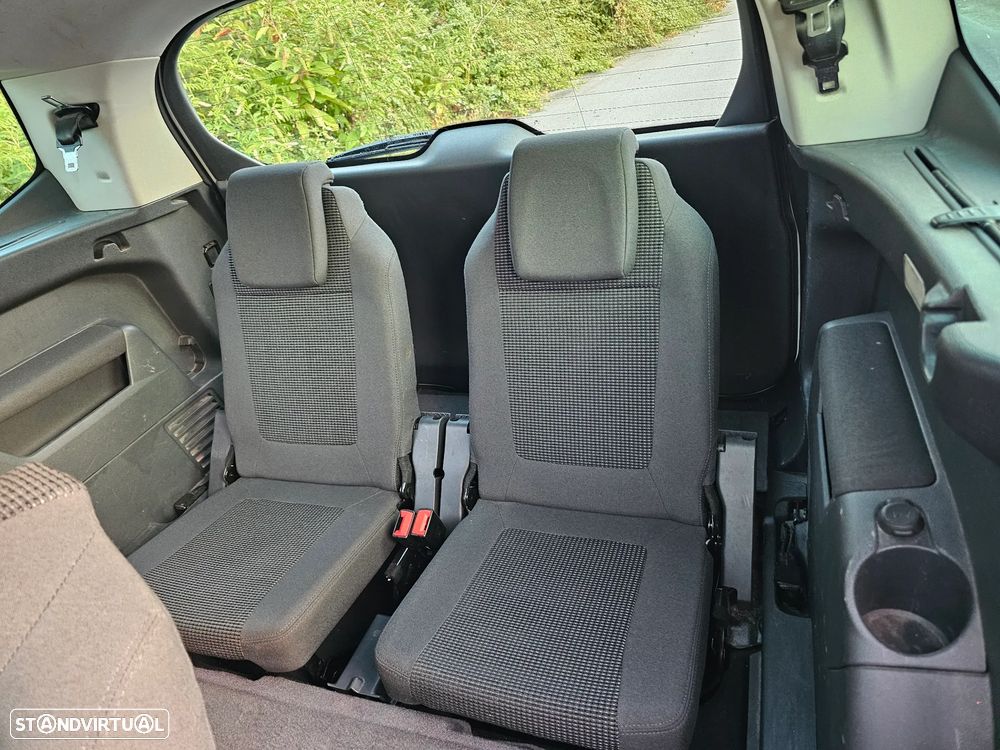 Peugeot 5008 1.6 HDi 7L Allure - 35
