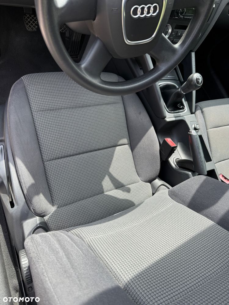 Audi A3 3-drzwiowe 1.6 Ambition - 19