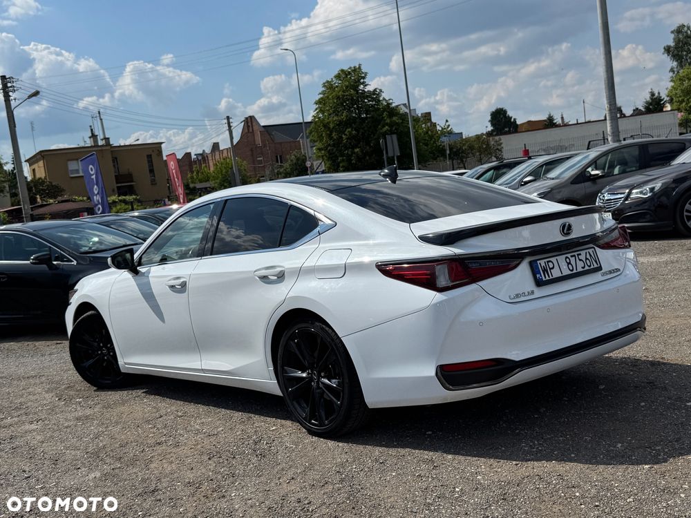 Lexus ES 300h F Sport - 4