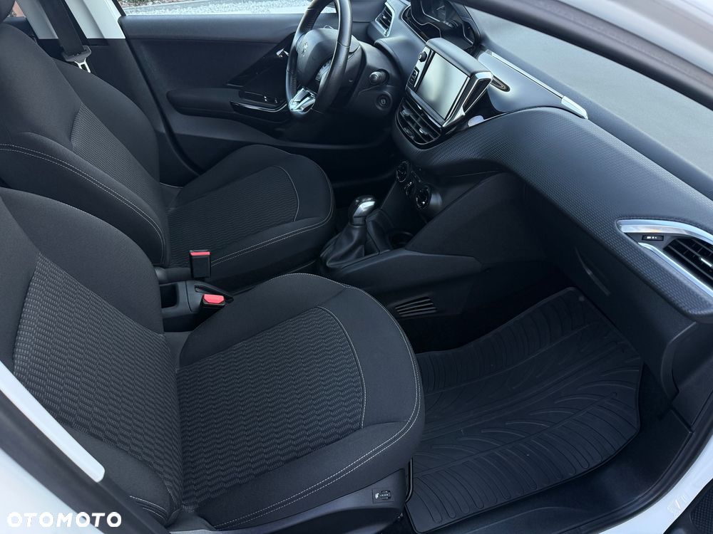 Peugeot 208 82 VTI Style - 31