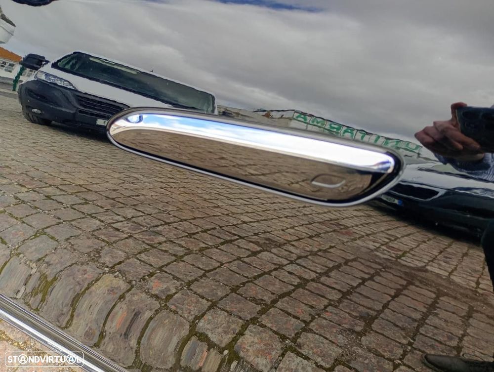 Mercedes-Benz E 300 e AMG Line - 12