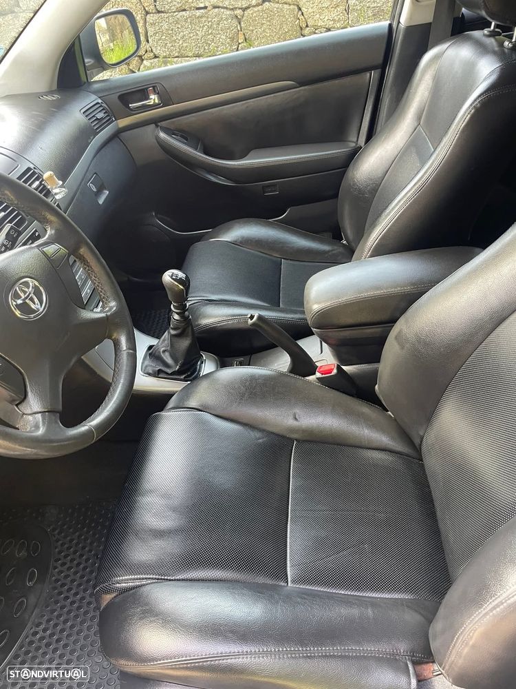 Toyota Avensis SW 2.2 D-4D Premium - 12