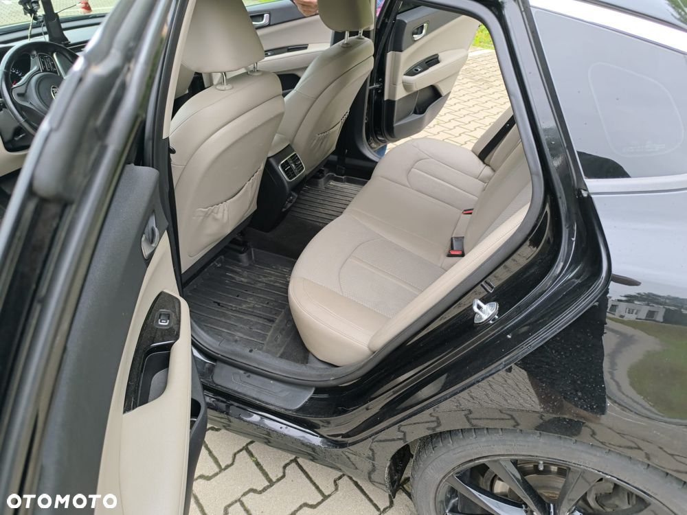 Kia Optima 2.0 L - 5