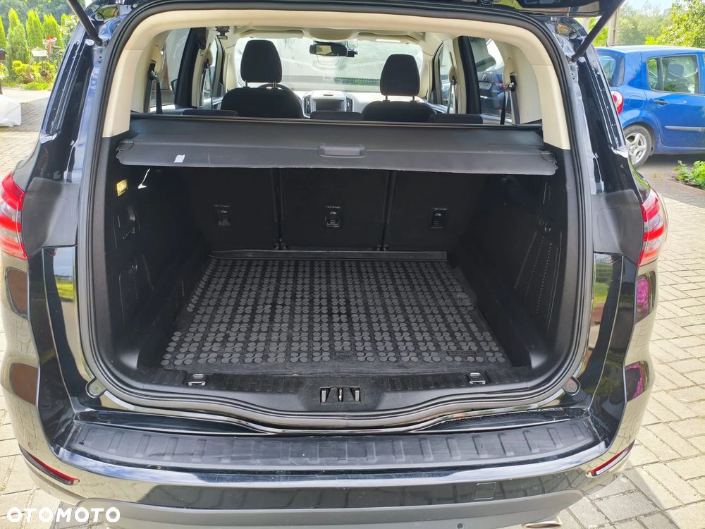 Ford S-Max - 16