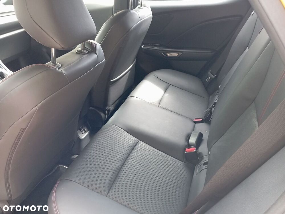 Lexus LBX 1.5 Hybrid Emotion - 11