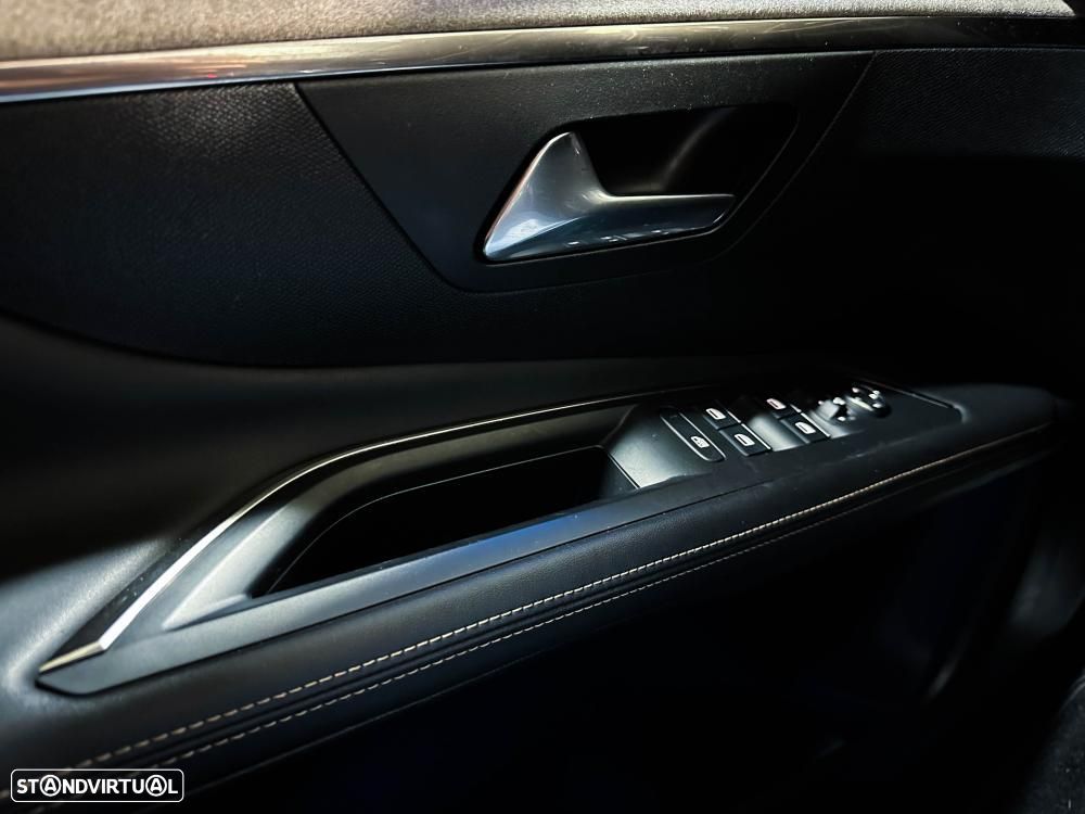 Peugeot 3008 1.6 Hybrid GT Pack e-EAT8 - 34