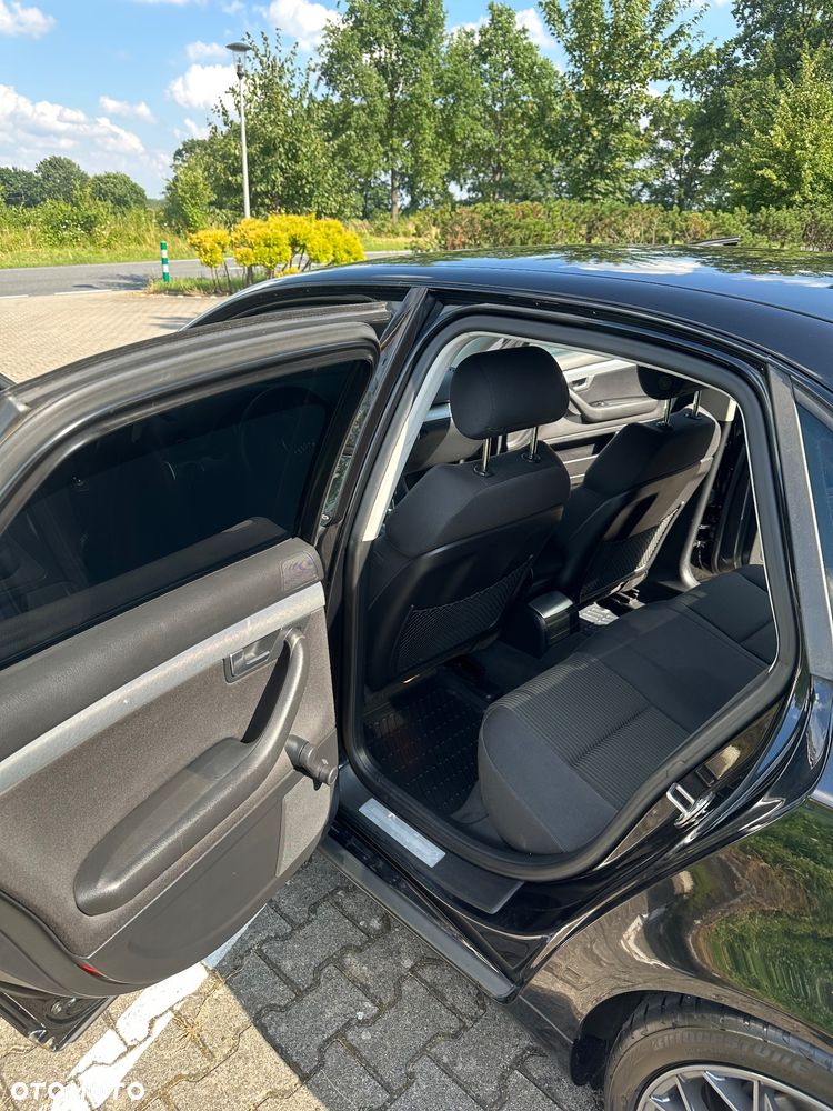 Audi A4 Limousine 2.0 T FSI quattro - 16