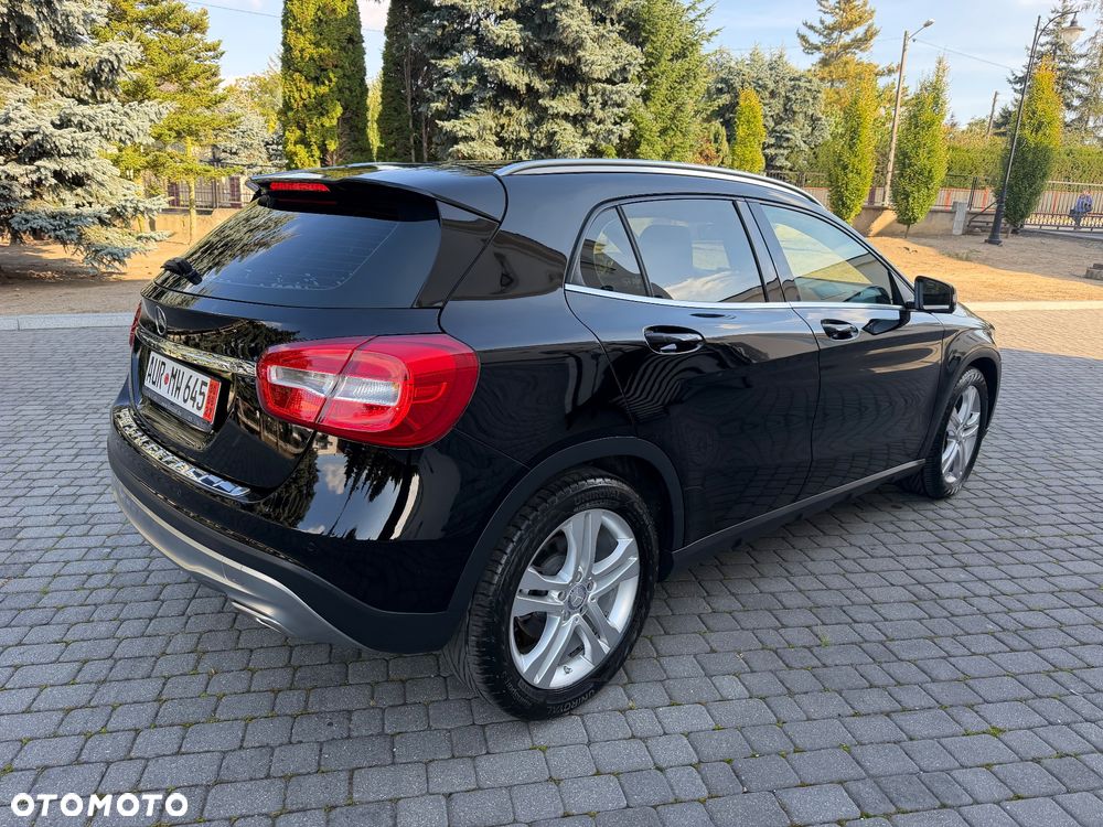 Mercedes-Benz GLA - 11