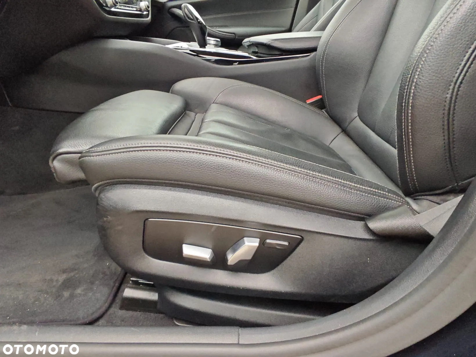 BMW Seria 5 530i GPF xDrive Luxury Line - 29