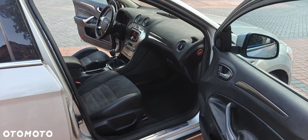 Ford Mondeo 2.5 Titanium S - 15
