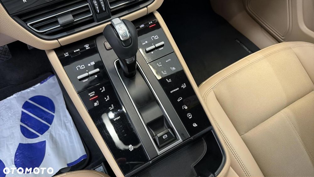 Porsche Macan - 27