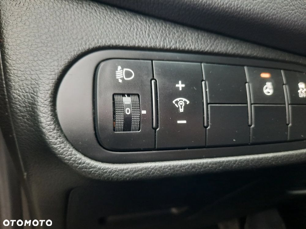 Kia Carens 1.6 GDI L 7os - 32