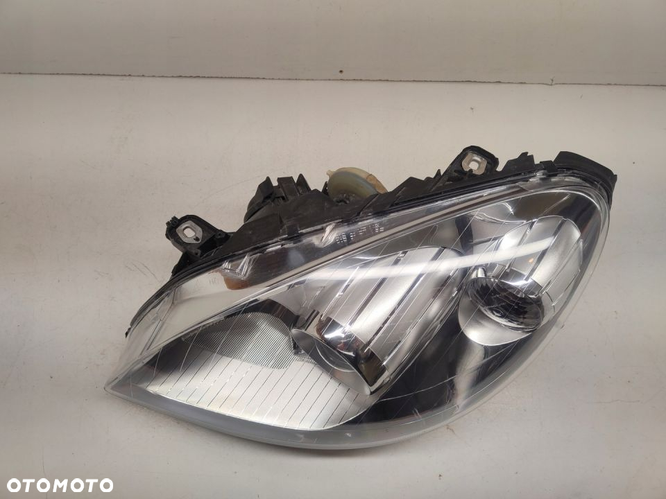Lampa przód lewa MERCEDES B-KLASA W245 2004-2012 - 2