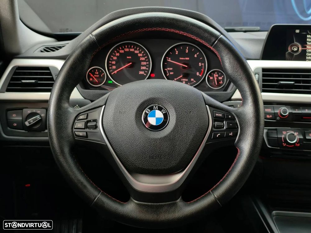 BMW 318 d Line Sport - 32