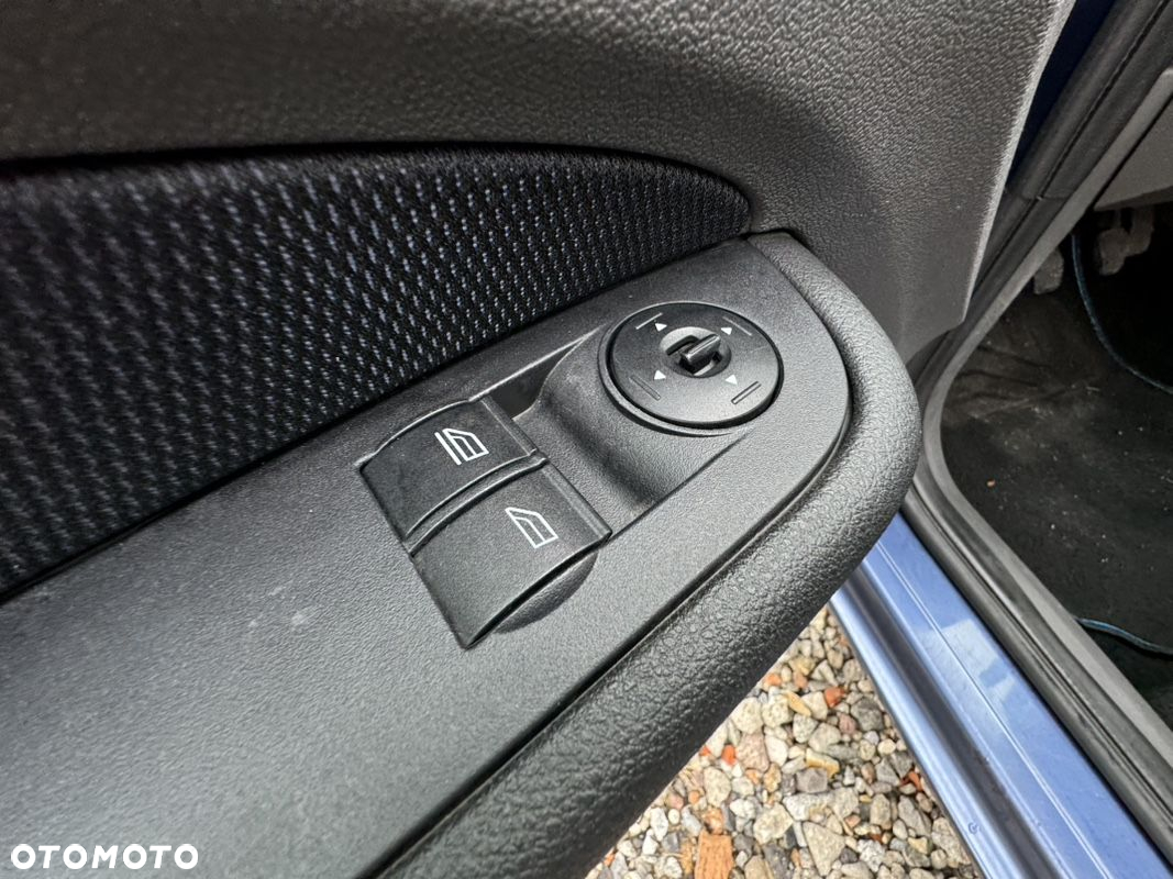 Ford Focus Turnier 1.6 16V Style+ - 10