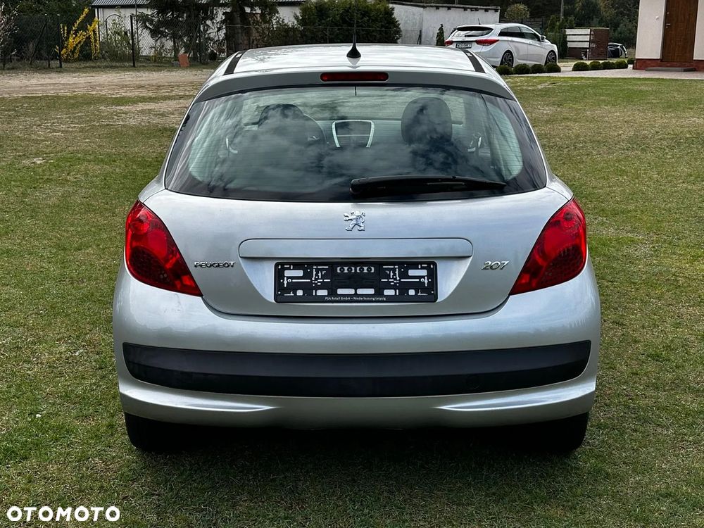 Peugeot 207 - 10