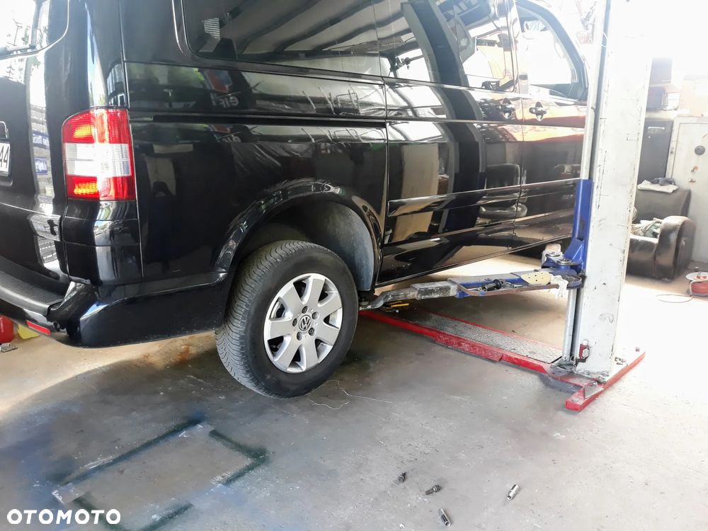 Volkswagen Multivan - 20