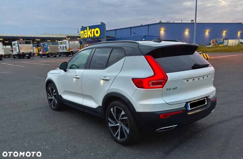 Volvo XC 40 T4 R-Design - 12