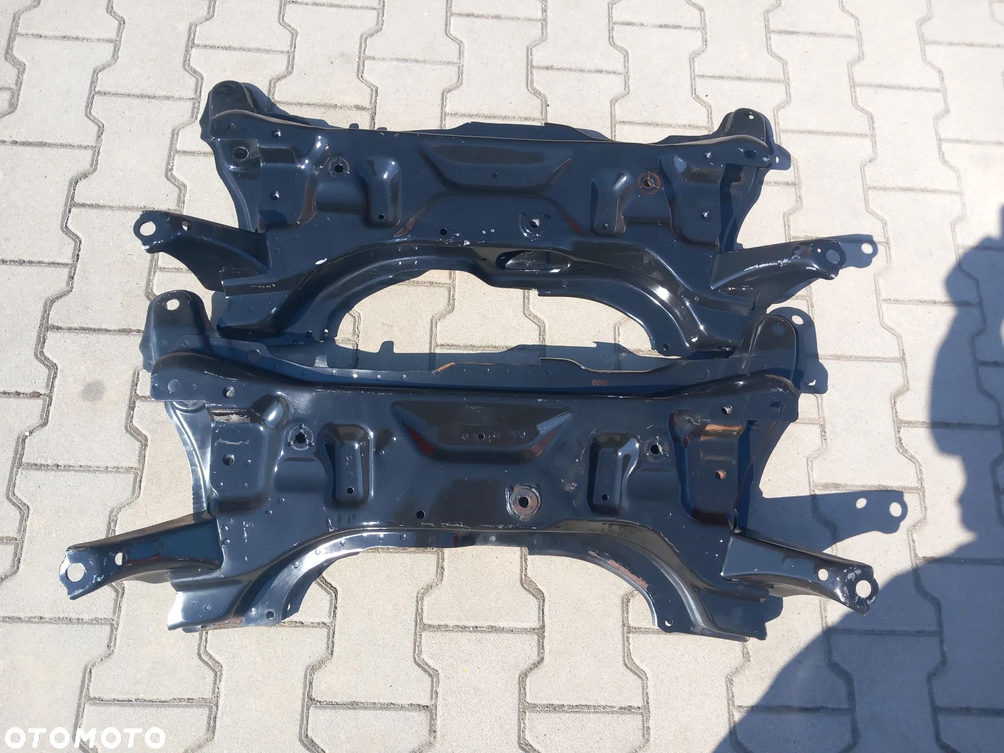 Belka zawieszenia sanki trawersa przód toyota yaris 2 lub 3 stan super bez grama rdzy import Italy oryginał  czesci Radom - 1