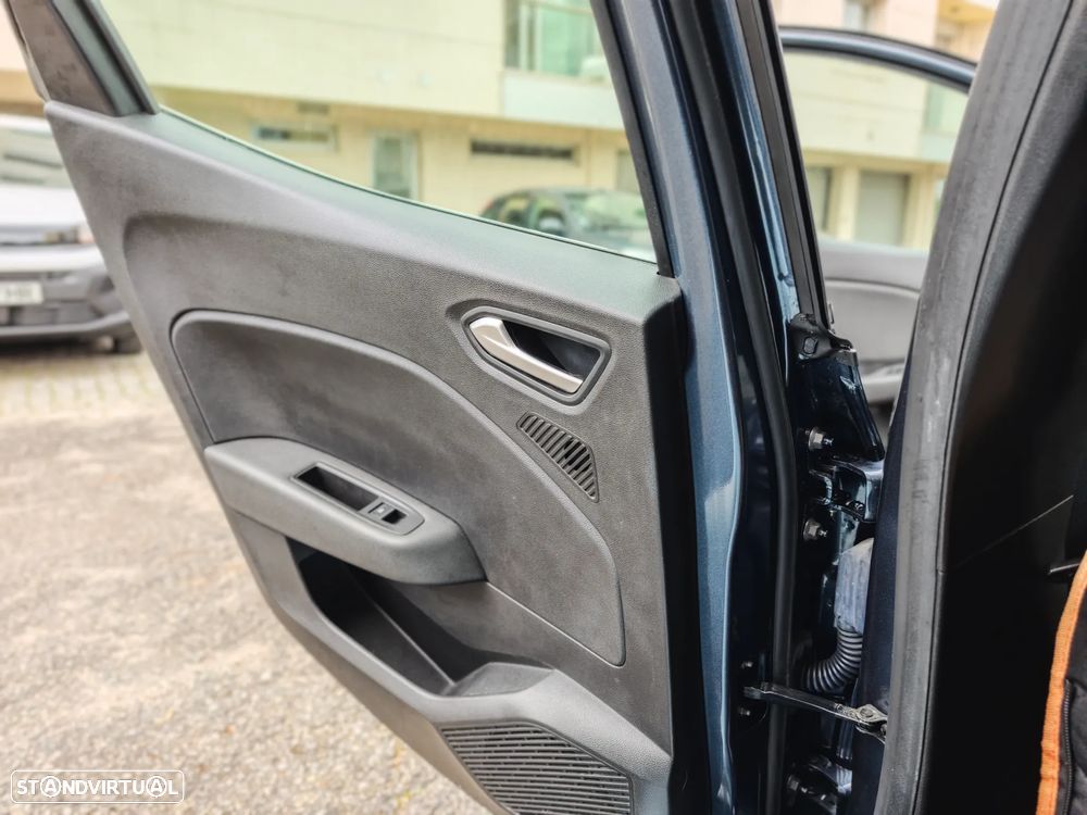 Renault Clio - 10
