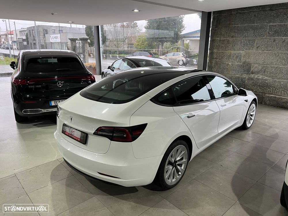 Tesla Model 3 Long Range Tração Traseira - 3