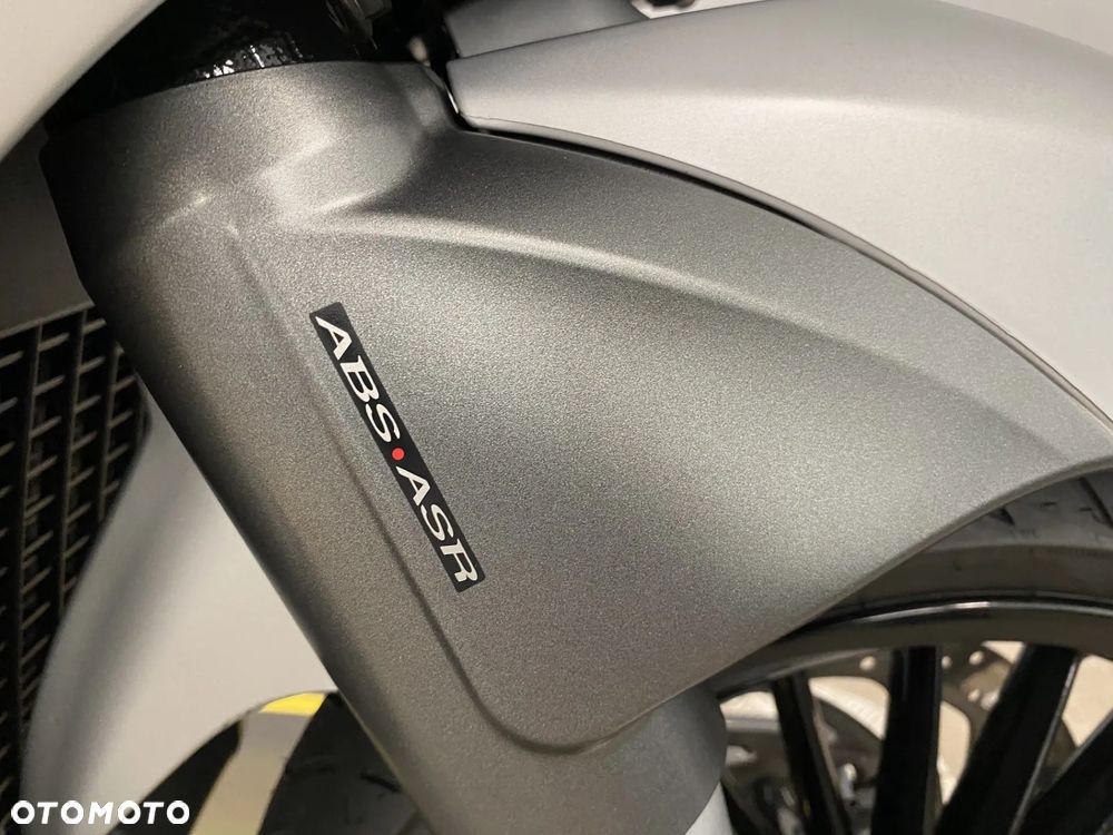 Piaggio Beverly - 11