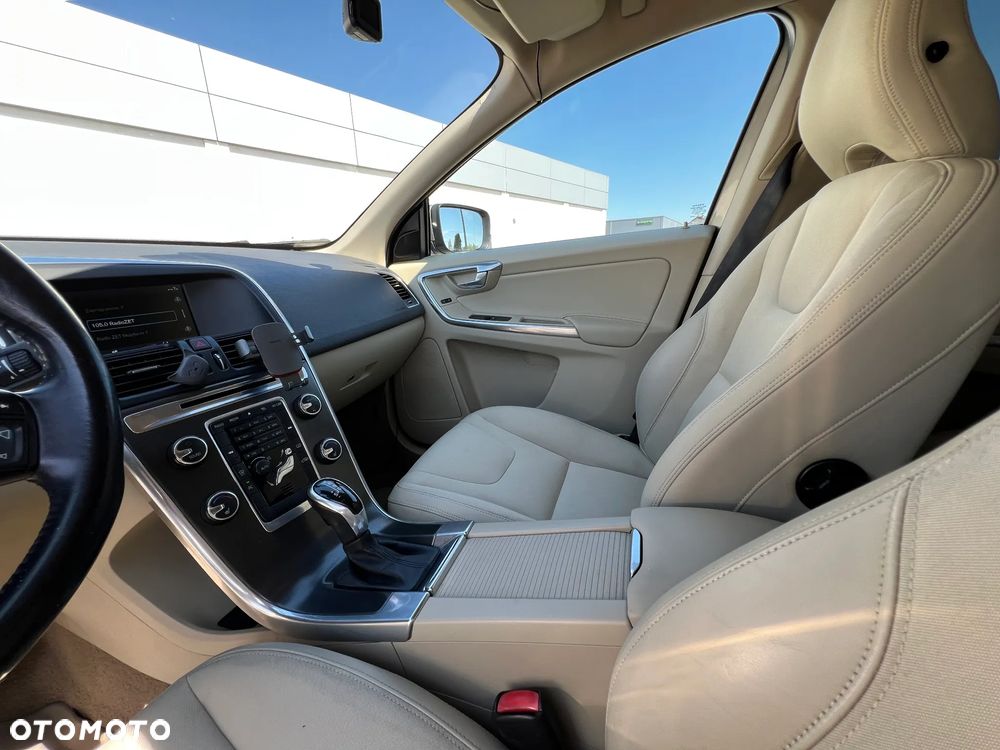 Volvo XC 60 D3 Geartronic Momentum - 38