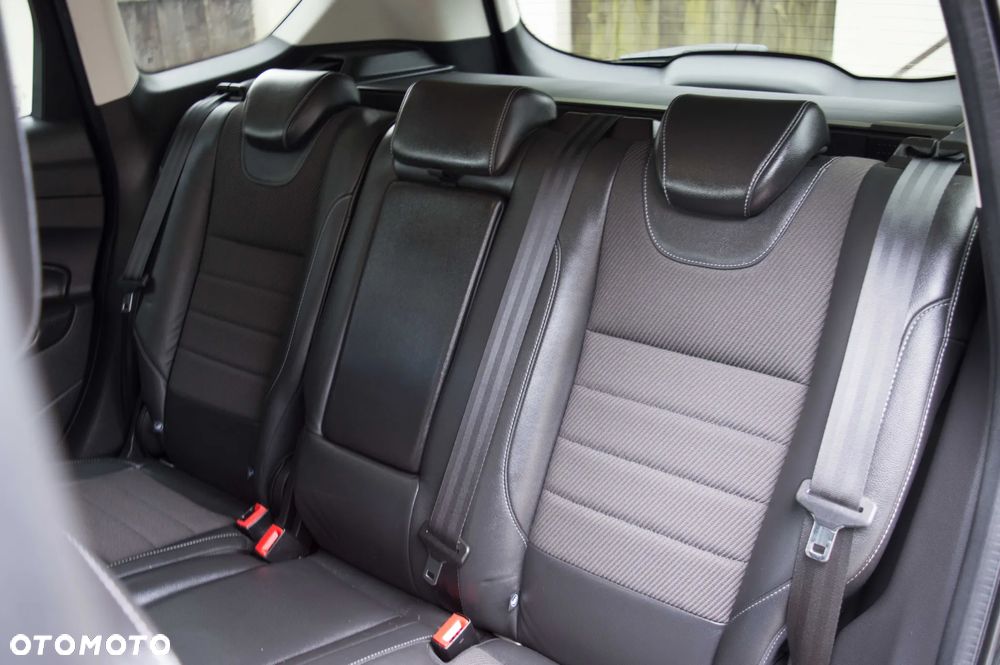 Ford Kuga 2.0 TDCi 2x4 Titanium - 27