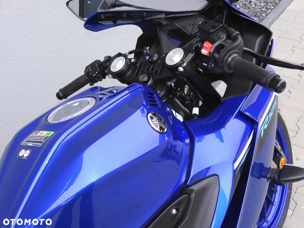 Yamaha YZF - 22