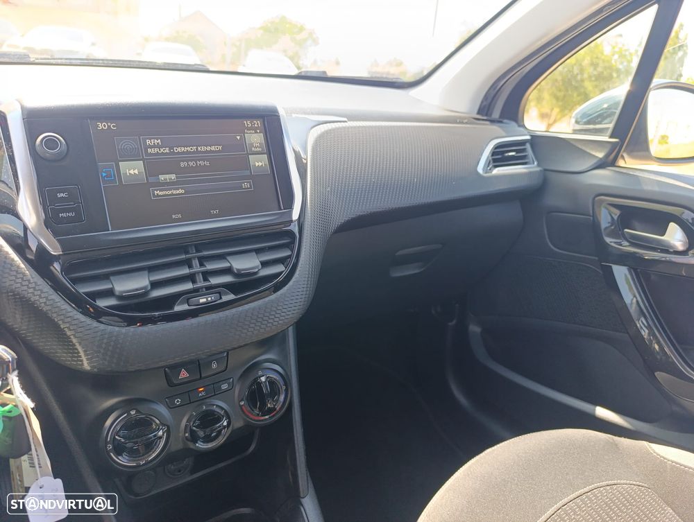 Peugeot 208 1.2 PureTech Style - 13