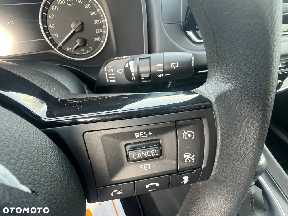 Nissan Qashqai - 25