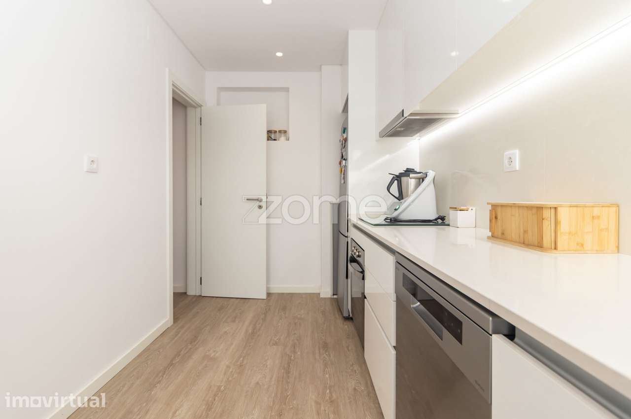 T2 Totalmente Remodelado – 69 m² | Torre da Marinha - Grande imagem: 3/22