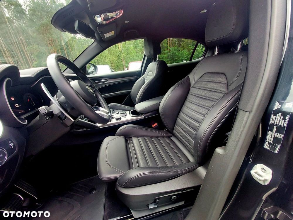 Alfa Romeo Stelvio - 13