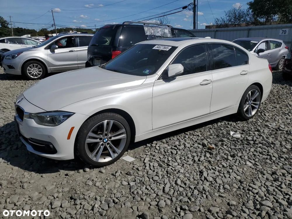 BMW Seria 3 330i xDrive Sport - 2