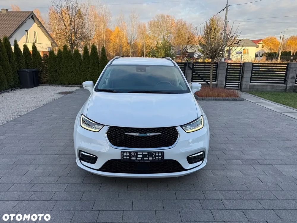 Chrysler Pacifica - 1